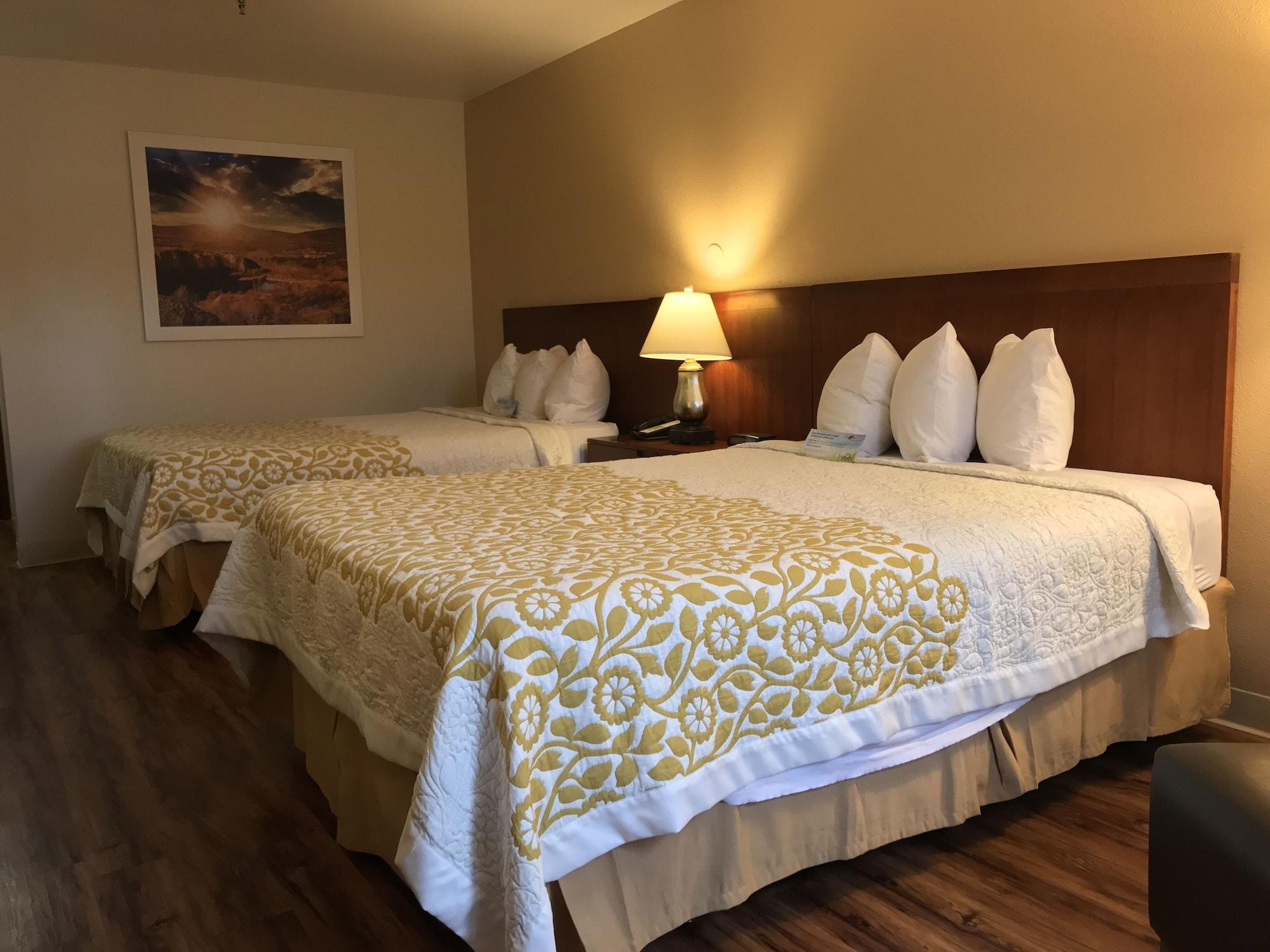 Days Inn By Wyndham تاوس المظهر الخارجي الصورة