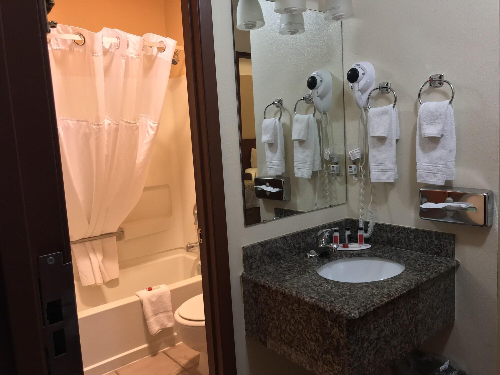 Days Inn By Wyndham تاوس المظهر الخارجي الصورة