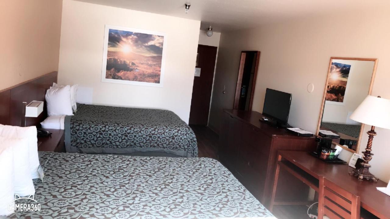 Days Inn By Wyndham تاوس المظهر الخارجي الصورة