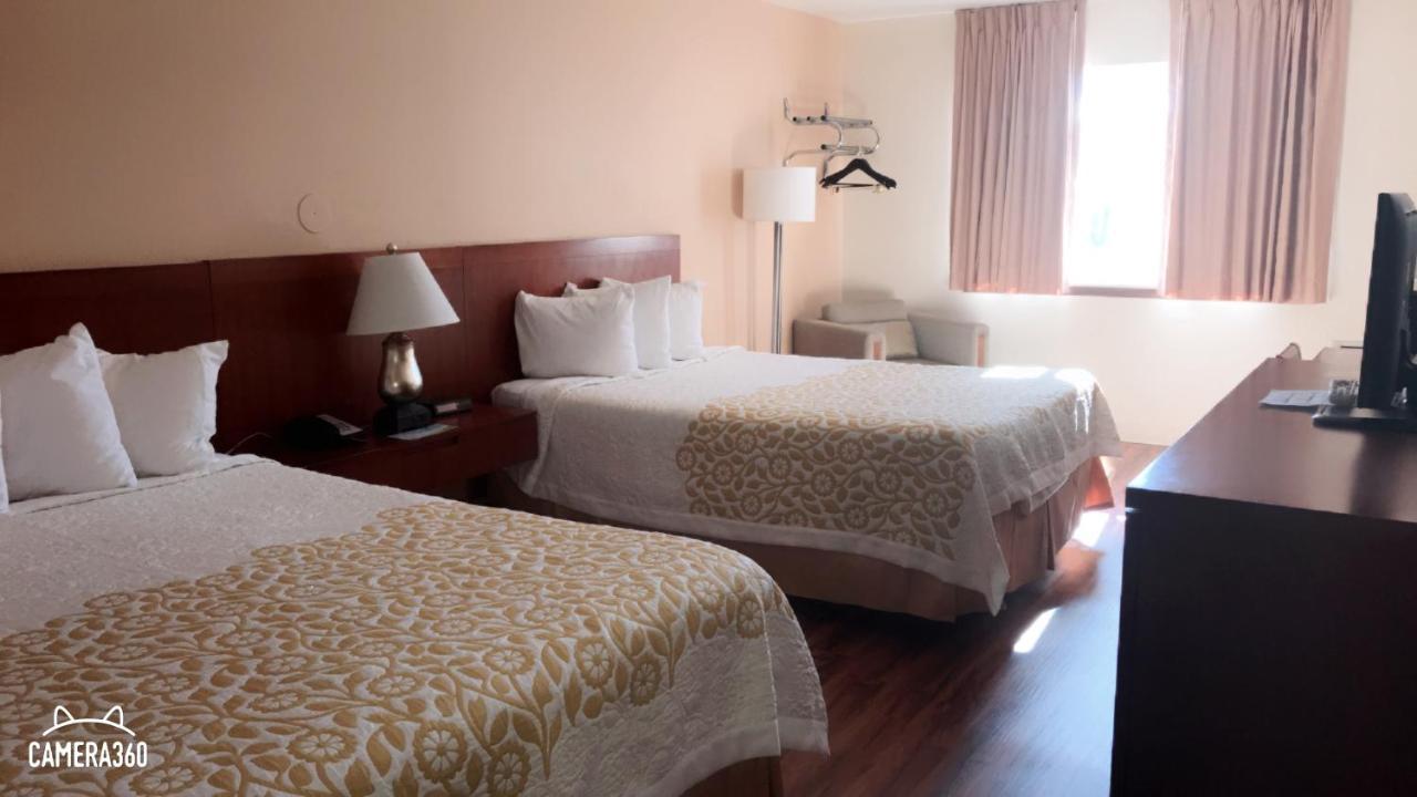Days Inn By Wyndham تاوس المظهر الخارجي الصورة