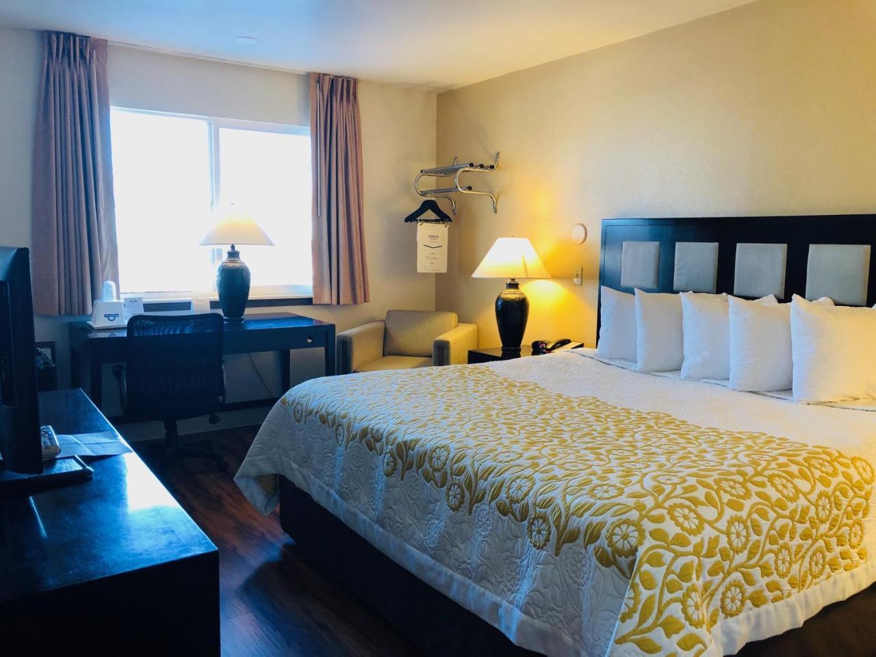 Days Inn By Wyndham تاوس المظهر الخارجي الصورة